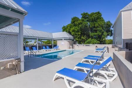 New Casa Caribe By Brightwild- Two-Story Condo Rooftop Pool Key West Ngoại thất bức ảnh