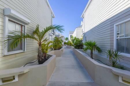 New Casa Caribe By Brightwild- Two-Story Condo Rooftop Pool Key West Ngoại thất bức ảnh